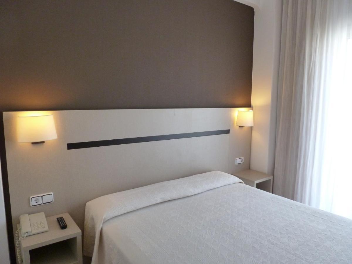 Hotel Costa Brava บลาเนส ภายนอก รูปภาพ